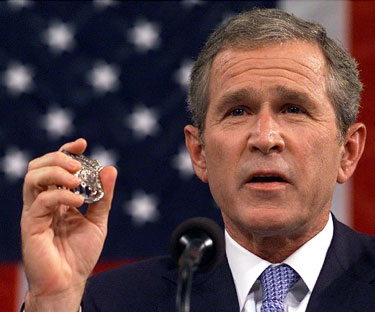 Bush avec l'écusson
de George Howard